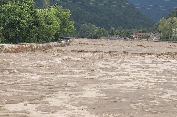 kastamonu valisi avni cakir herhangi bir kayip ve can kaybi ihbarimiz yok kastamonu da sel felaketi bir cok ilcede su taskinlari meydana geldi kastamonu haberleri