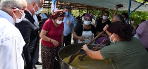 Isparta Senirkent ilçesinde kazanlar birlik ve beraberlik için kaynadı