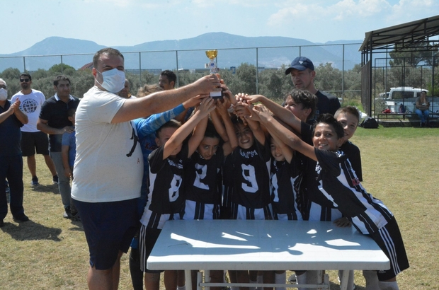 Yunusemre’de Zafer Bayramı Futbol Turnuvası düzenlendi