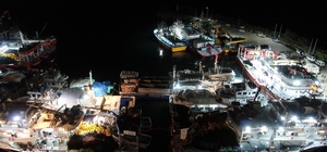 Balıkçılar 'Vira Bismillah' dedi
Trabzon’da balık avı sezonu düzenlenen törenle açıldı
Yoroz Limanı'nda düzenlenen törenle yeni balık av sezonu mehter takımı ve dualar eşliğinde açıldı