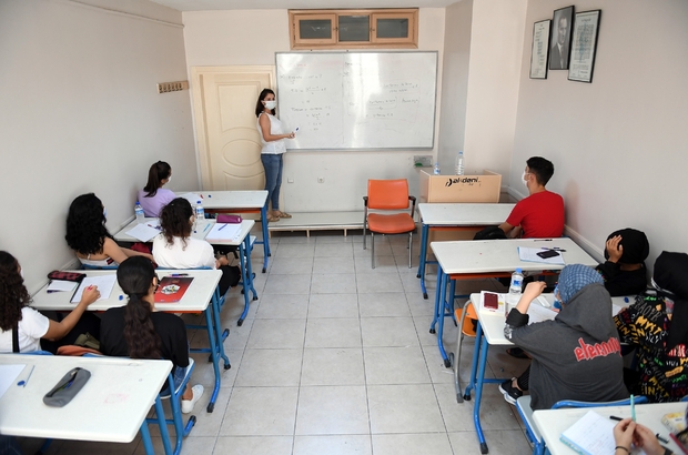 mersin de on lisans ogrencilerinin egitim yardimi basvurulari basladi mersin haberleri