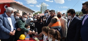 Erzurum'da 4 ilçede 4 okulun temeli atıldı, yapımı tamamlanan bir okul hizm...
