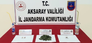 Aksaray jandarma uyuşturucu tacirlerini suçüstü yakaladı