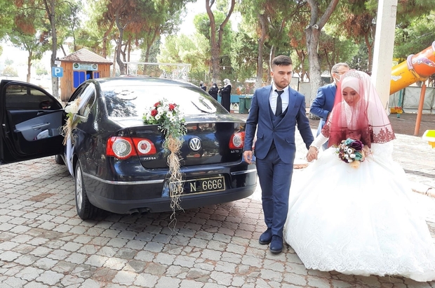 Başkan Akın’dan şehit abisine makam aracı jesti
Turgutlu Belediye Başkanı Çetin Akın makam aracını şehit abisine gelin arabası olarak tahsis etti