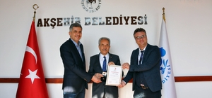 Başkan Akkaya’ya Kızılay'dan bronz madalya