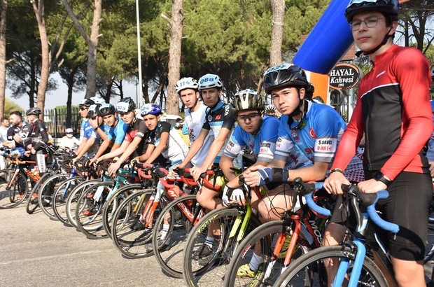 Bisiklet tutkunları Şehzadeler’de buluştu
Şehzadeler Belediyesi düz bisiklet yarışması büyük ilgi gördü