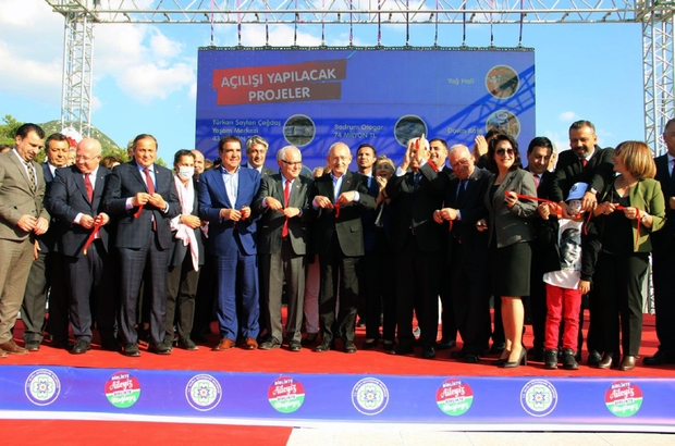 CHP Genel Başkanı Kılıçdaroğlu Muğla’da açılış ve temel atma törenine katıldı
CHP Genel Başkanı Kemal Kılıçdaroğlu, Muğla Büyükşehir Belediyesinin 558 milyon TL değerindeki 14 projenin açılış ve temel atma törenini gerçekleştirdi