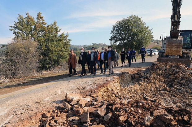 Baskan Gurun Calismalari Yerinde Inceledi Mugla Buyuksehir Belediye Baskani Dr Osman Gurun Meke Bagyaka Ve Yerkesik Mahallelerinde Yapilan 16 Kilometrelik Yol Calismasini Inceledi Mugla Haberleri