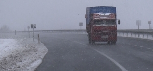 Aksaray'da yüksek kesimlere mevsimin ilk karı düştü