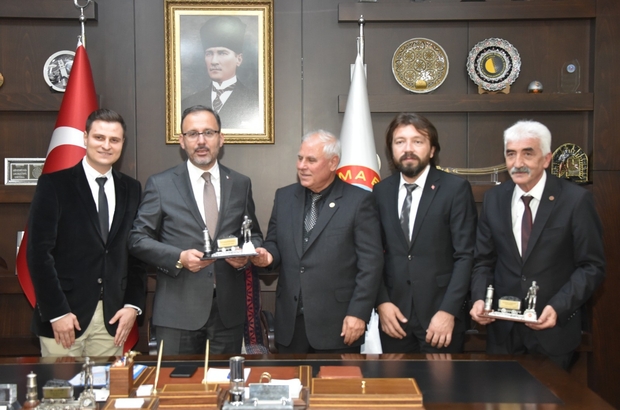 Bakan Kasapoğlu Soma Belediyesini ziyaret etti