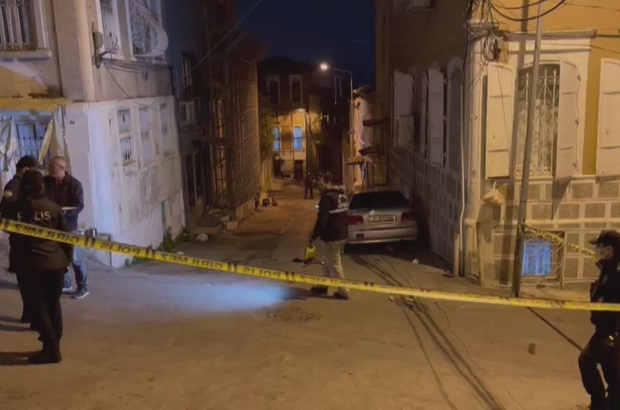 izmir de yol verme tartismasi silahli ve bicakli kavgaya donustu 6 yarali izmir haberleri