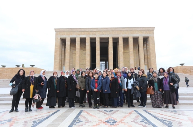 Mezitli'nin üretici kadınları Anıtkabir'i ziyaret etti
