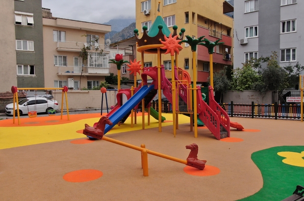 Yunusemre Belediyesi parklara yenileme