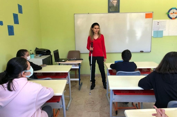 Görme engelli öğretmenin en mutlu günü
Ayşenur Öğretmene mutlu sürpriz
