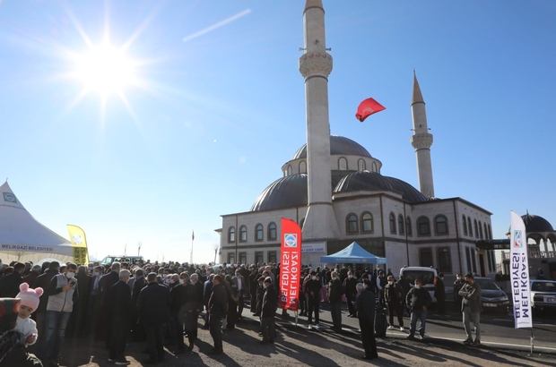 hirka i serif cami dualarla ibadete acildi kayseri haberleri