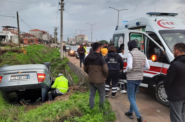 Manisa'da otomobil menfeze uçtu: 3 yaralı
