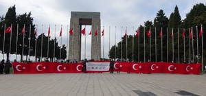 21 down sendromlu çocuktan Şehitler Abidesi’ne ziyaret
21 down sendromlu çocuk, 21 metre Türk bayrağı açarak Şehitler Abidesi’ni ziyaret etti