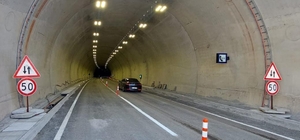 Eğribel Tünelinin bir tüpü ulaşıma açıldı