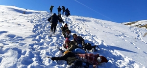 Beden eğitimi dersinde küçük öğrenciler karın tadını çıkardı
Yoğun kar ve t...