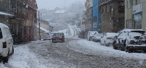 Taşkent'te kar yağışı etkili oluyor