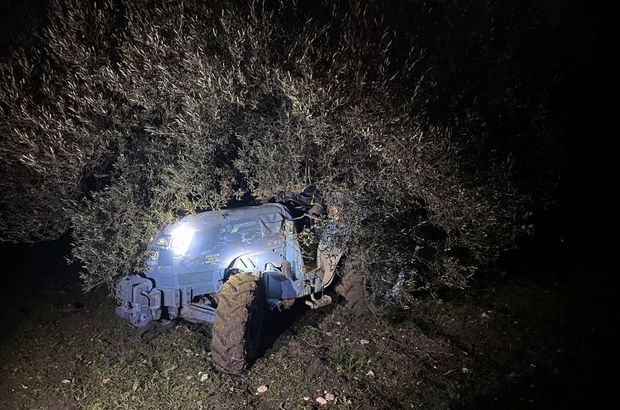 Tarlasındaki zeytin ağacı hayatına mal oldu
Traktörüyle zeytin ağacının altından geçen çiftçi, traktör ve ağacın arasına sıkışarak hayatını kaybetti