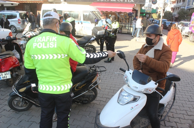 Salihli'de trafik ekiplerinden motosiklet uygulaması