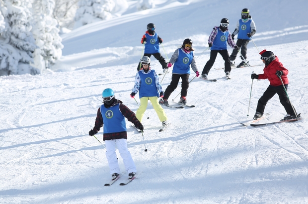 Bursa Büyükşehir Belediyespor Kayak-Snowboard Kampları'nda ilk dönem tamamlandı