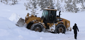 Erzincan'da kar ve tipiden 126 köy yolu ulaşıma kapalı