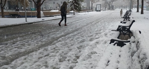 Konya'da kar yağışı yeniden başladı
Kar yağışıyla Konya genelinde 22 ilçede...