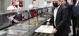 Vali Çiçek gençlerle buluştu
Çiçek: "Kadın kooperatiflerimiz başarılarını o...