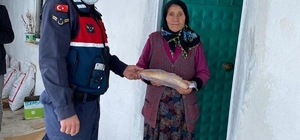 Yaşlı ve yalnız yaşayan vatandaşların ihtiyaçları karşılandı