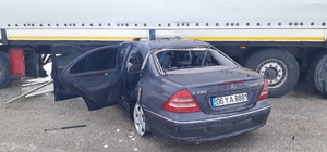 Samsun'da otomobil tırla çarpıştı: 5 yaralı