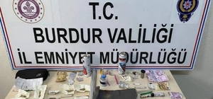 Şüpheli şahısların aracından uyuşturucu çıktı