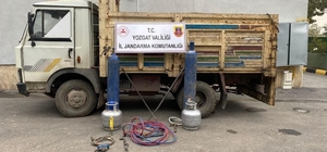 Demir yolu raylarını çalıp hurdacıya sattılar