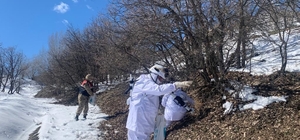 Bingöl’de jandarma ve polis ekipler doğaya yem bıraktı
