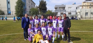 Adana 01 Kadın FK, ilk maçında 5-0 galip geldi