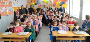 "Her yerde okuyorum"  Gediz'de