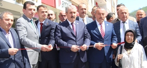 BBP Genel Başkanı Mustafa Destici: "HDP kapatılmalıdır"
Büyük Birlik Partisi Genel Başkanı Mustafa Destici, Partisi'nin ilçe kongrelerine katılmak için Trabzon'a geldi