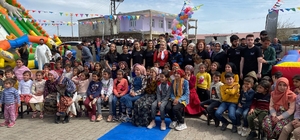 İş kadınlarından köyde çocuk festivali
EUAVAKFI'nın gerçekleştirdiği etkinlikte çocuklar doyasıya eğlendi