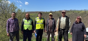 Mustafakemalpaşa Belediyesi çiftçilere bamya tohumu dağıttı