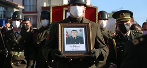 Pençe-Kilit Operasyonu şehidi son yolculuğuna uğurlandı
Şehit annesinden yü...