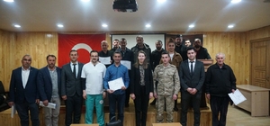 Hanak'lı hayvan yetiştiricileri sertifikalarını aldı