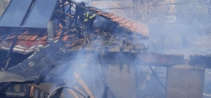 Akçakent'te yangın; bir ev küle döndü, büyükbaş hayvan telef oldu