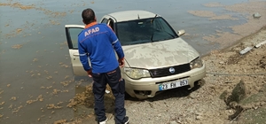 Elazığ’da otomobil göle uçtu, sürücü kendi imkanlarıyla araçtan çıkarak kıyıya yüzdü
Elazığ’da otomobil göle uçtu: 1 yaralı
