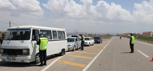 Aksaray'da jandarma bayram öncesi trafiği hem havadan hem de karadan denetl...