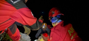 Mağarada mahsur kalan 4 kişi kurtarıldı
Yanışlı mağarasında mahsur kalan 4 kişi, AFAD, AKUT ve Sahil Güvenlik ekiplerinin ortak çalışmasıyla kurtarıldı