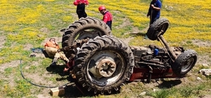 Tarlada çift süren traktör uçuruma yuvarlandı: 1 ölü, 1 yaralı