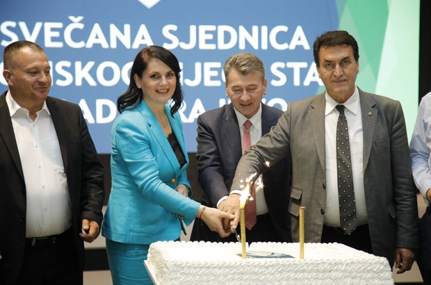 Bosnalı kardeşten Dündar’a teşekkür
Stari Grad Belediyesi’nin Altın Sebil Ödülleri’nin onur konuğu Dündar oldu
