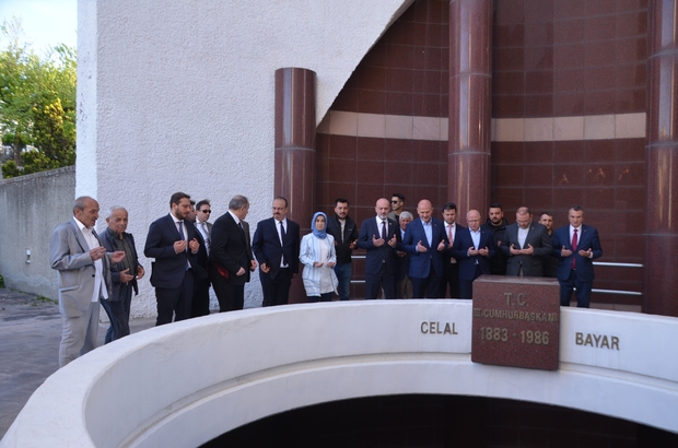 İçişleri Bakanı Soylu, 3. Cumhurbaşkanı Celal Bayar'ın anıt mezarını ziyaret etti