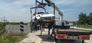 Bursa'da kontrolden çıkan otomobil köprüden uçtu: 2 yaralı